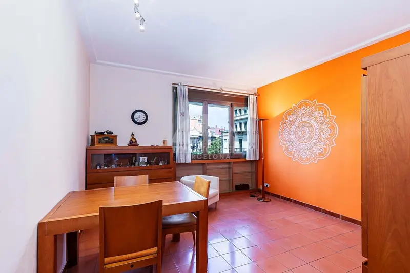Apartamento en venta Barcelona ciudad: Amueblado, 2 habitaciones, ideal inversores