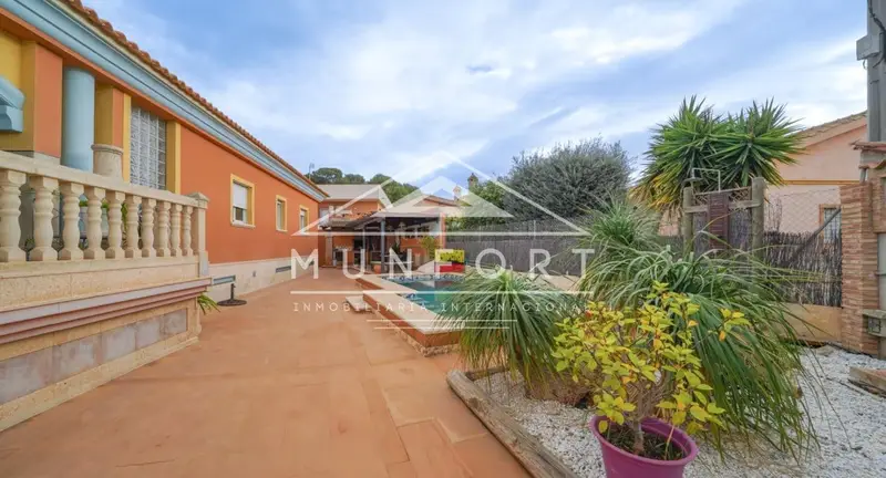 Chalet en Los Urrutias con Piscina y Barbacoa - Cerca de la Playa