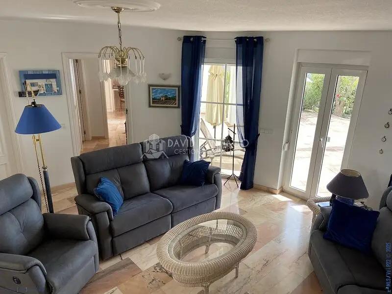 Villa en venta Torre del Mar con vistas al mar