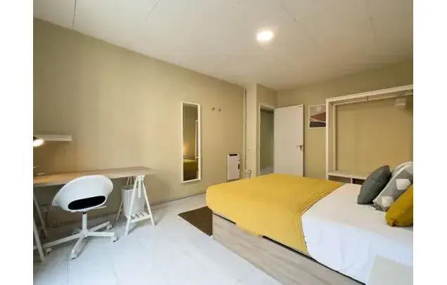 Alquiler Habitacion 90m Barcelona Piso 5 Habitaciones