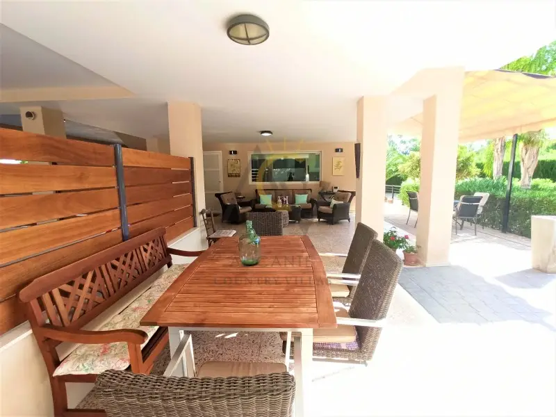 Venta Chalet Soleado Aspe 330m2 Parcela 1250m2