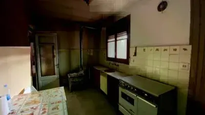 Casa Adosada en Bell-Lloc D Urgell 130m2 511m2 Garaje Buhardilla