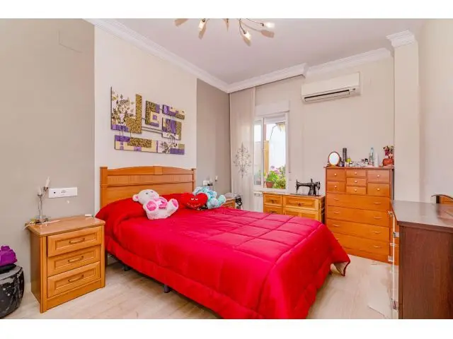 Piso en venta en Hijar Granada con terraza garaje y trastero