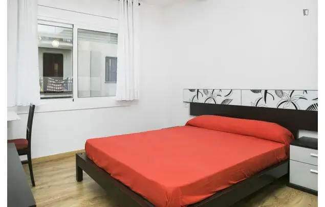 Apartamento 5 Dormitorios Barcelona El Clot