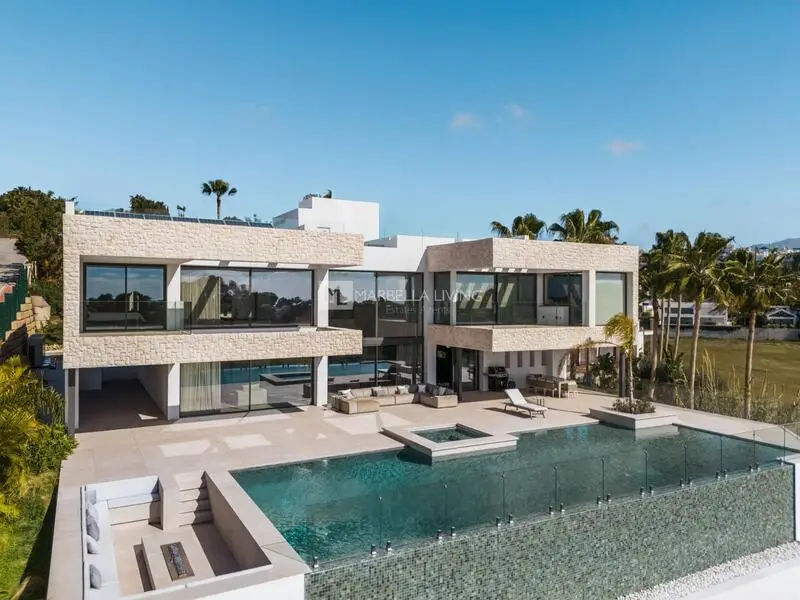 Villa de 4 Dormitorios en Venta Benahavis Málaga
