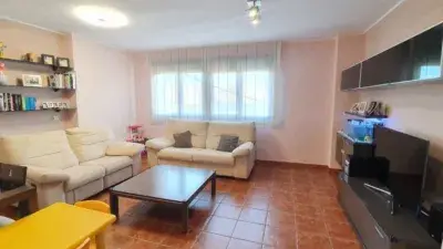 Casa adosada en venta en Villastar