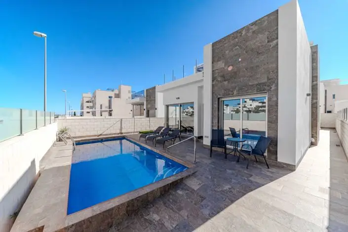 Villa 4 Dormitorios en Venta