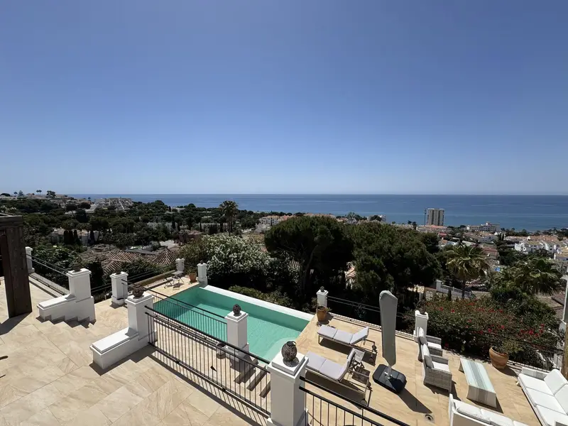 Villa de Lujo 4 Dormitorios Costa del Sol Vistas al Mar