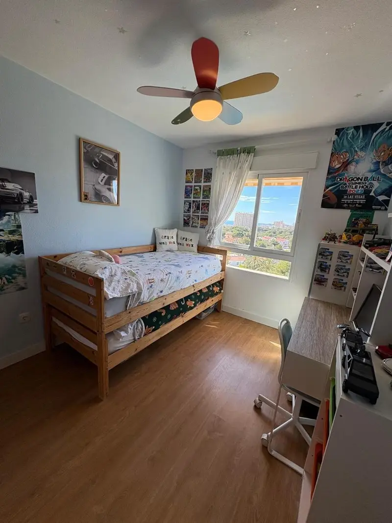 Apartamento de Lujo en Muchavista con Vistas al Mar y a la Montaña