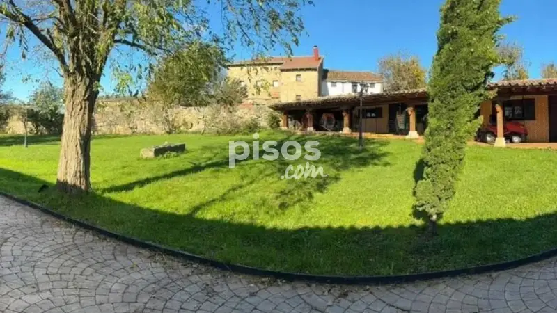 Casa rústica en venta en Polientes