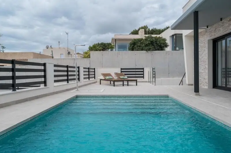 Villa de Lujo en Los Balcones 5 Dormitorios Piscina Privada