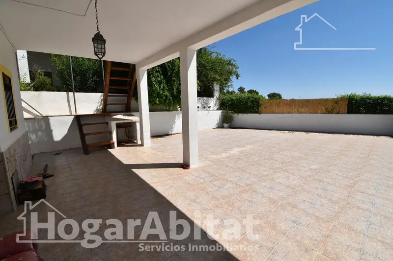 Chalet en Guadassuar con Terreno y Huerto