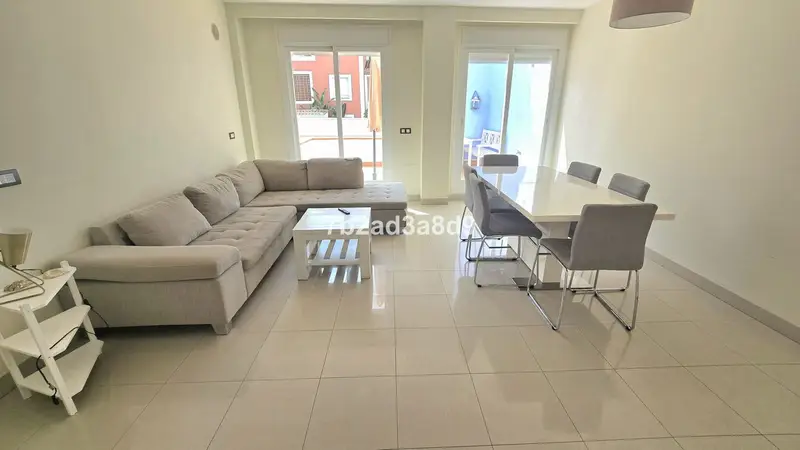 Piso de 2 Dormitorios alquiler Milla de Oro, España