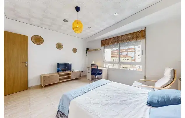 Habitaci
ón 85m
² Castelló de la Plana Alquiler Media-Larga Duraci
ón