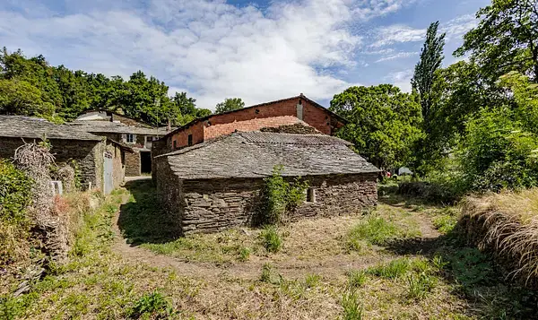 Casa Rural con Alpendres en Samos Lugo Restauracion Camino Santiago