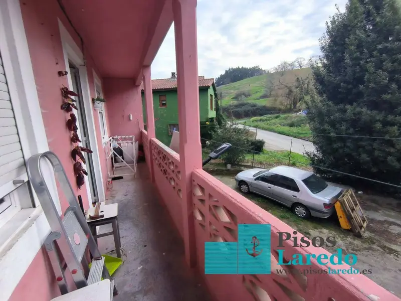 Casa con Terraza y Terreno en Ampuero