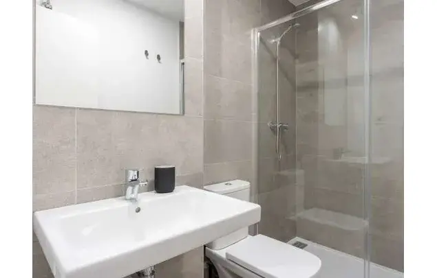 Rent a room of 61 m² in Málaga