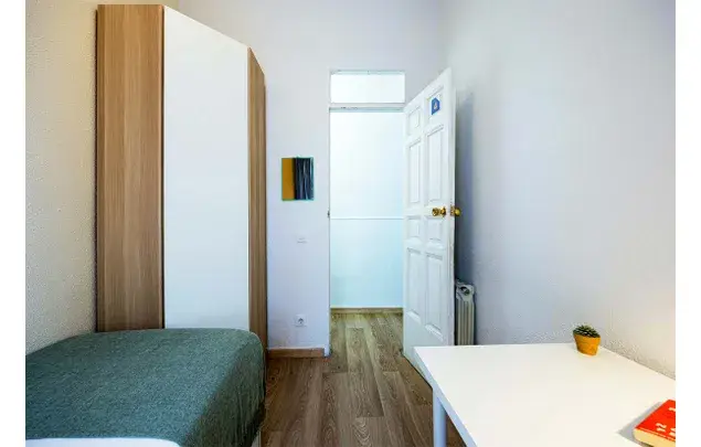 Habitaci
ón 140m
² Madrid Plaza Marina Espa
ñola