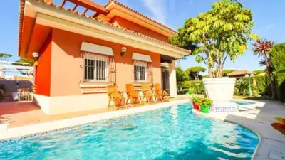 Chalet de Lujo en 2 Pista de La Barrosa Cerca de la Playa