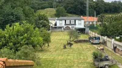 Chalet Pareado en Igollo 180m2 3 Dormitorios Jardin 1400m2