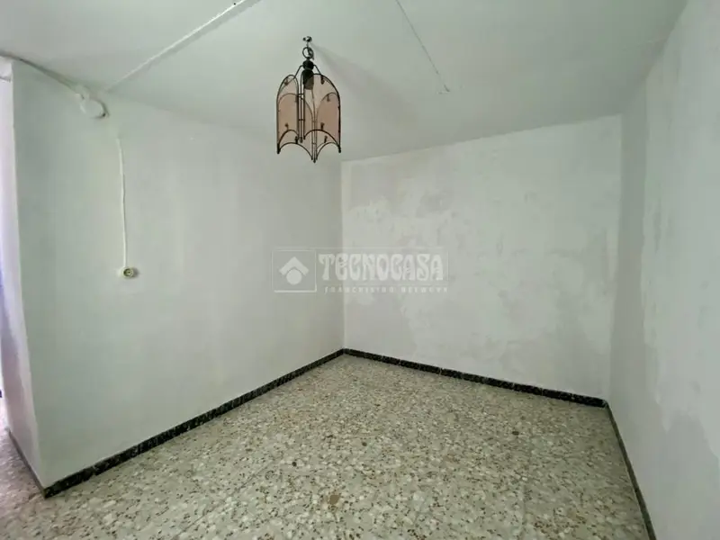 Casa en venta en Torreperogil 4 habitaciones 2 baños