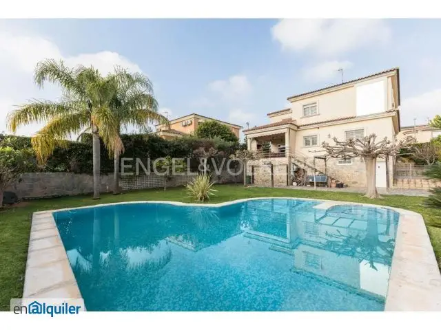 Casa en Alquiler L Eliana 6 habitaciones 4 baños Garaje Trastero Piscina