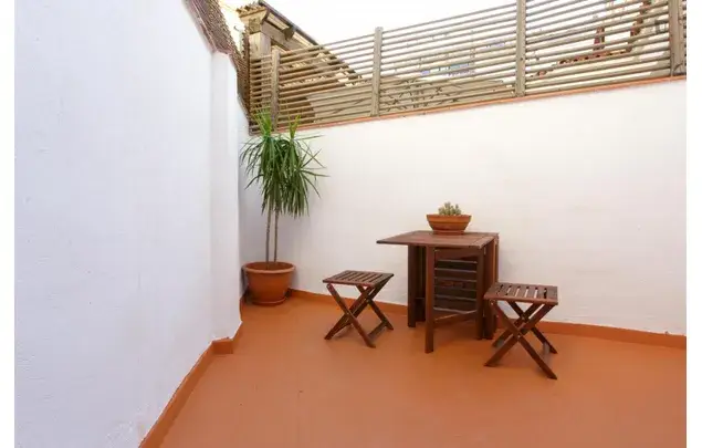 Rent 4 bedroom apartment in Barcelona