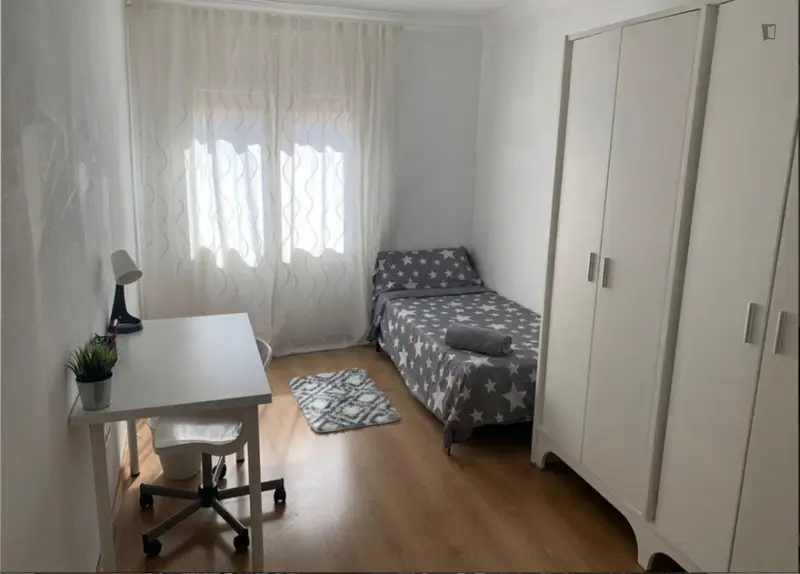 Habitacion Individual Estudiantes L Hospitalet Cerca Barcelona