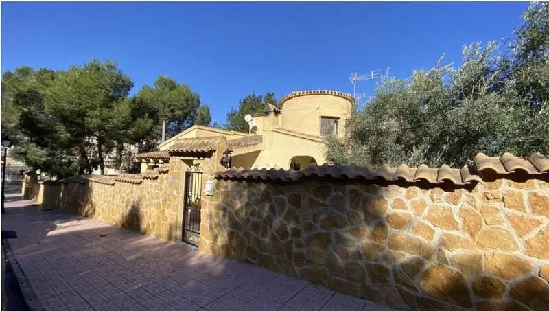 Villa de Lujo en Venta Las Filipinas 6 Dormitorios Piscina Privada