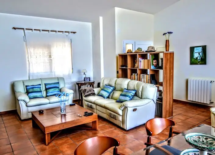 Villa de 3 Dormitorios en Venta Algar de Palancia