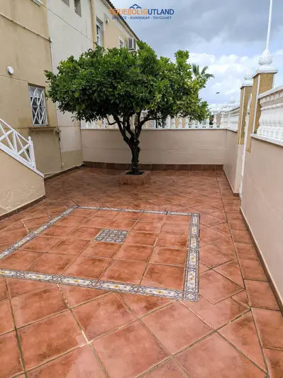 Adosado 2 Dormitorios Torrevieja Amueblado Solarium Garaje Piscina