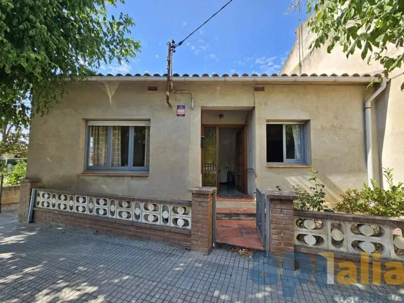 Casa Adosada en Caldes de Malavella con Jardin y Garaje