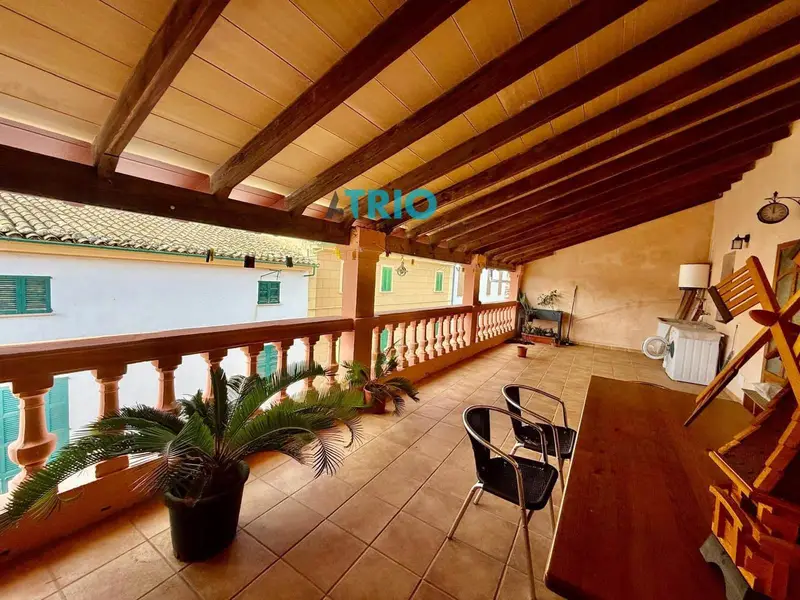 Chalet en venta Sa Pobla Mallorca 180m2 2 plantas garaje terraza reformado