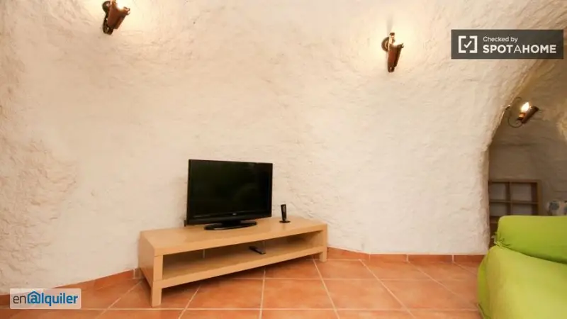 Habitacion Relajante con Escritorio en Piso Compartido San Francisco Javier