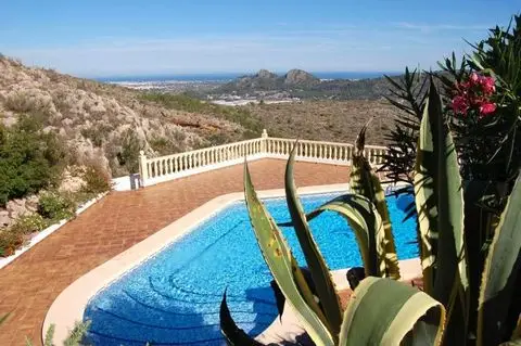 Casa Adosada en Venta Pedreguer: 2 Dormitorios, Piscina Comunitaria