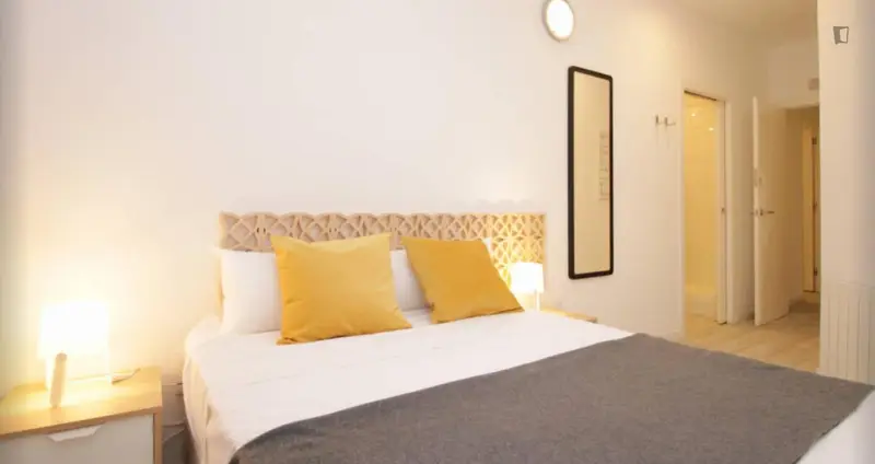 Habitaci
ón Doble con Ba
ño Privado y Balc
ón en Barcelona