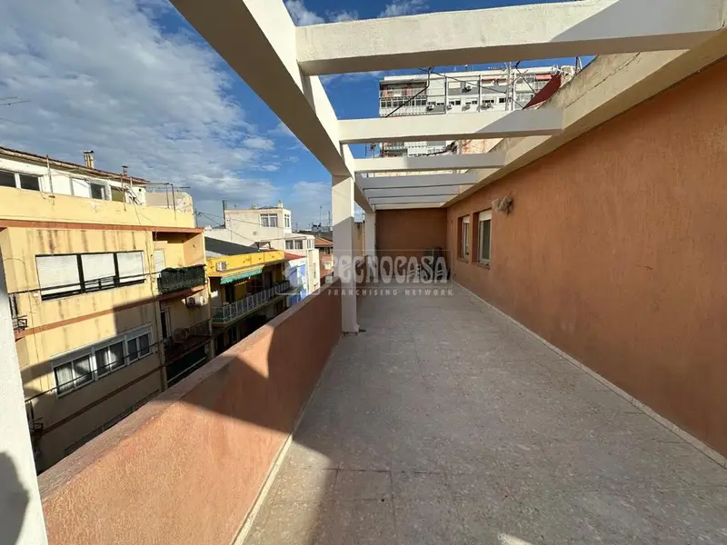 Ático en venta en Pla Carolinas 110m2 con terraza 72m2