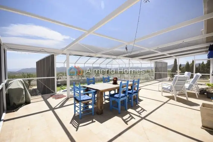 Villa de Lujo 4 Dormitorios Oria Piscina Sistema Solar