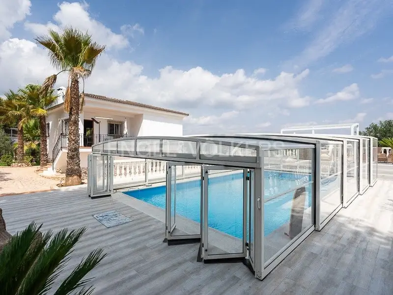 Pareado en Venta Alberic Valencia con Piscina y Placas Solares