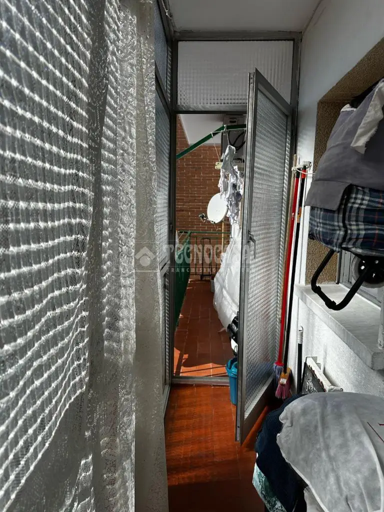 Piso en venta Ciudad Lineal 3 dormitorios 77m2 Metro y servicios