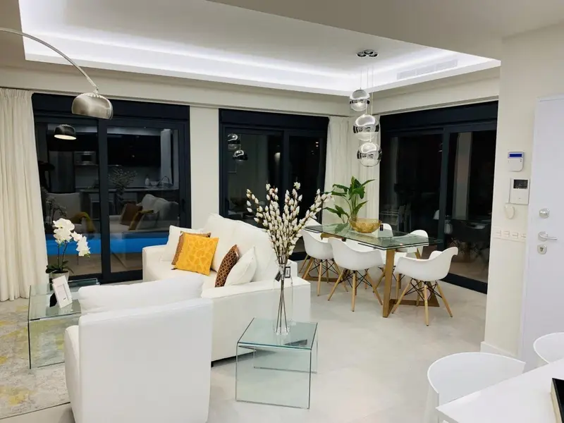 Villa en Daya Nueva con Terraza y Solarium