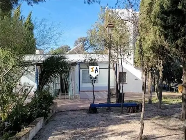 Casa Rural con Piscina y 3 Dormitorios cerca de Osuna