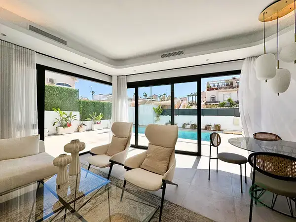 Villa en Los Altos Orihuela Costa 3 dormitorios 3 banos piscina privada