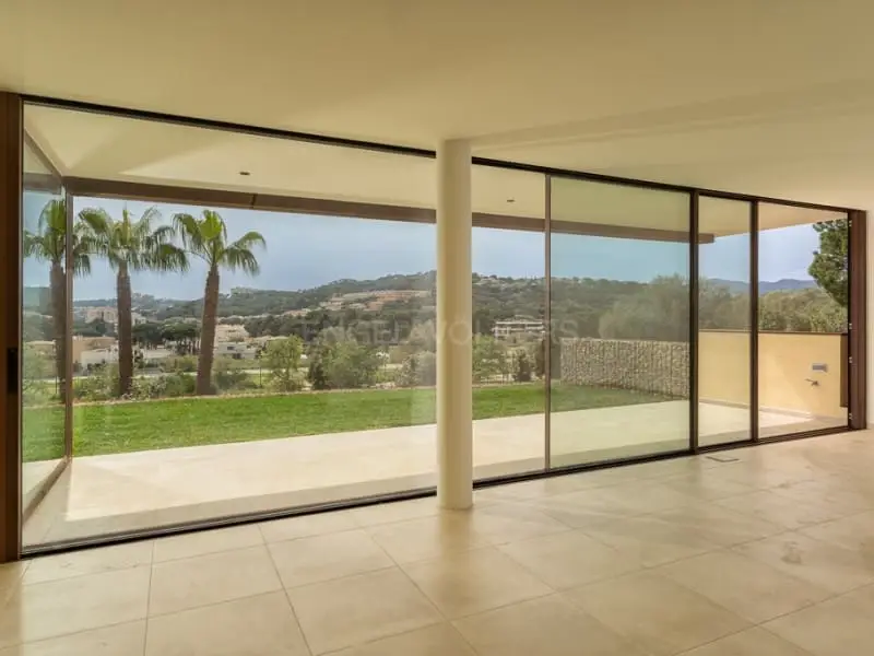 Apartamento de Lujo en S Agaro con Vistas al Mar