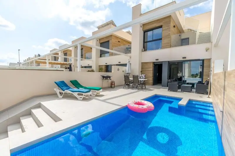 Adosado 4 Dormitorios Rojales Piscina Privada Solarium