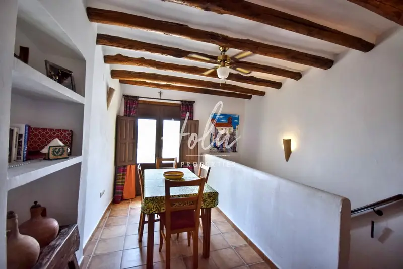 Casa Rural con Encanto en Mairena Granada Ideal para Inversión