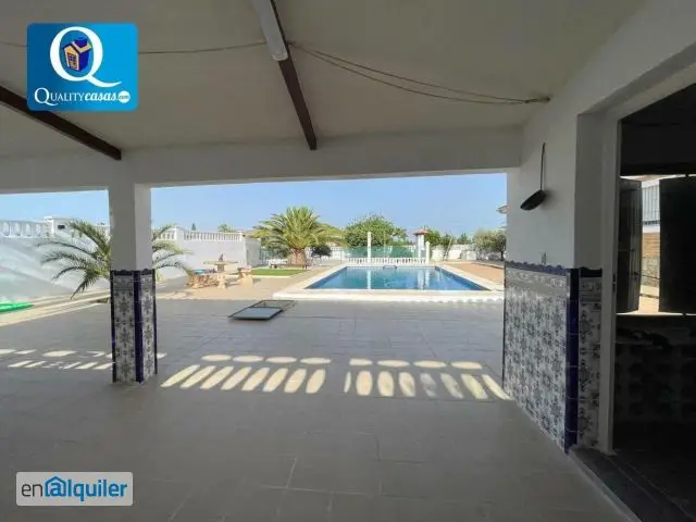 Chalet con Piscina y Jardin Privado en San Vicente del Raspeig