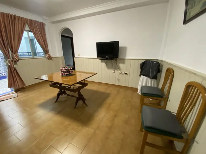 Apartamento 3 Dormitorios Olvera Centro Histórico