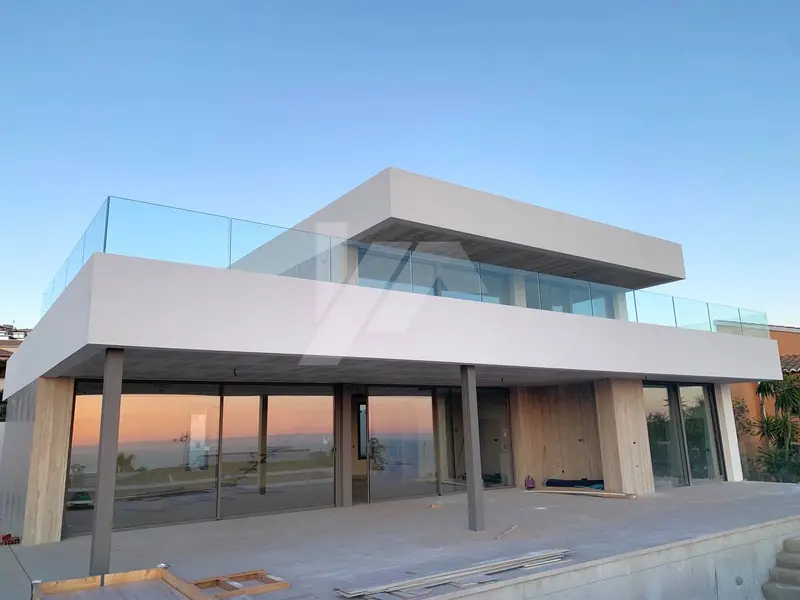 Villa de Lujo en Cumbre del Sol: Vistas al Mar, Piscina y 400m2