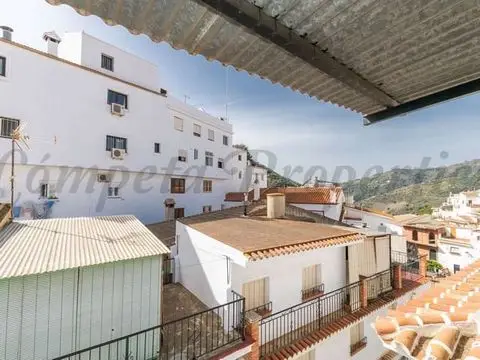 Casa de Pueblo en Sayalonga 4 Dormitorios